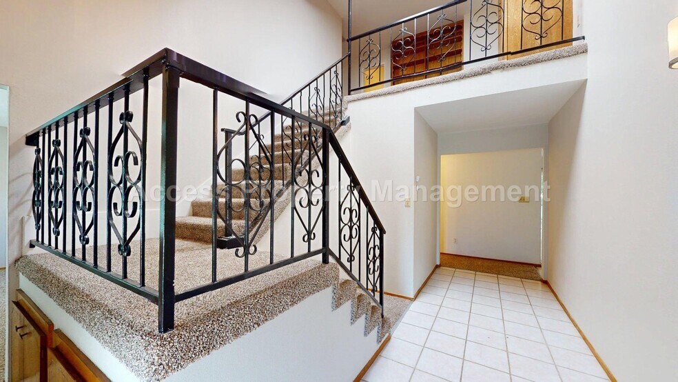 Building Photo - 3355 San Fernando Ct