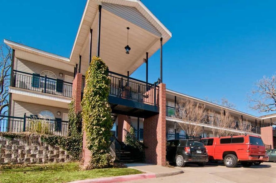 Pierce Properties 630 N Leverett Ave Fayetteville AR 72701