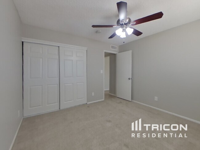 Building Photo - 3727 E Dahlia Dr