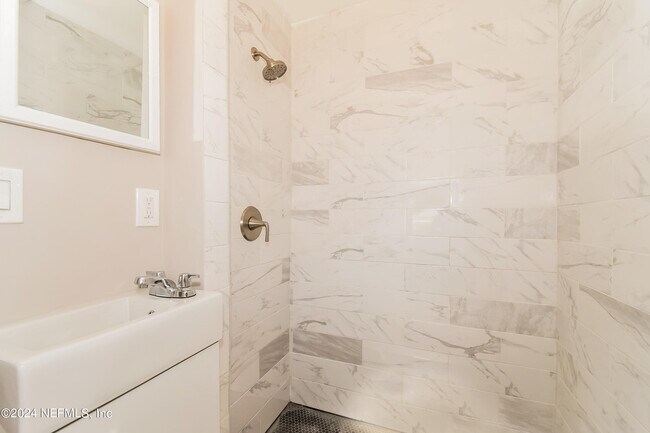 Building Photo - 7070 Perke Dr