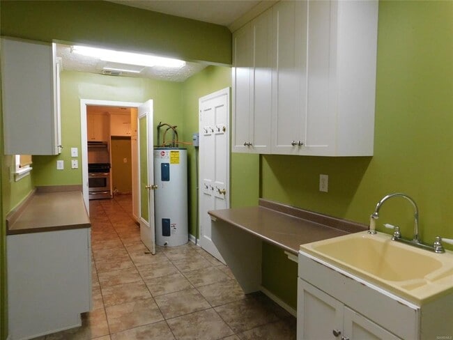 Building Photo - 127 N Wildwood Dr