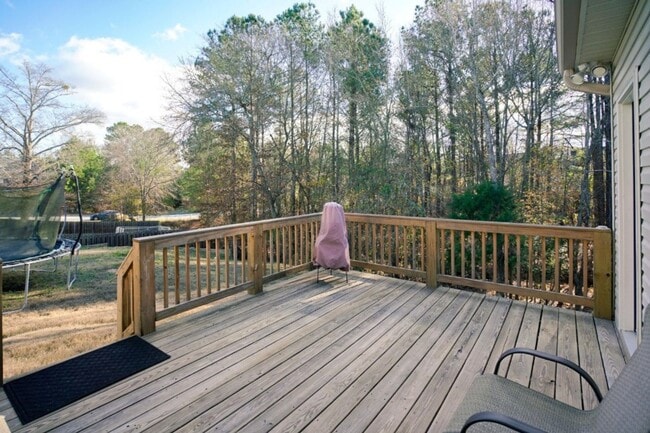 Building Photo - Available March 18, 2026