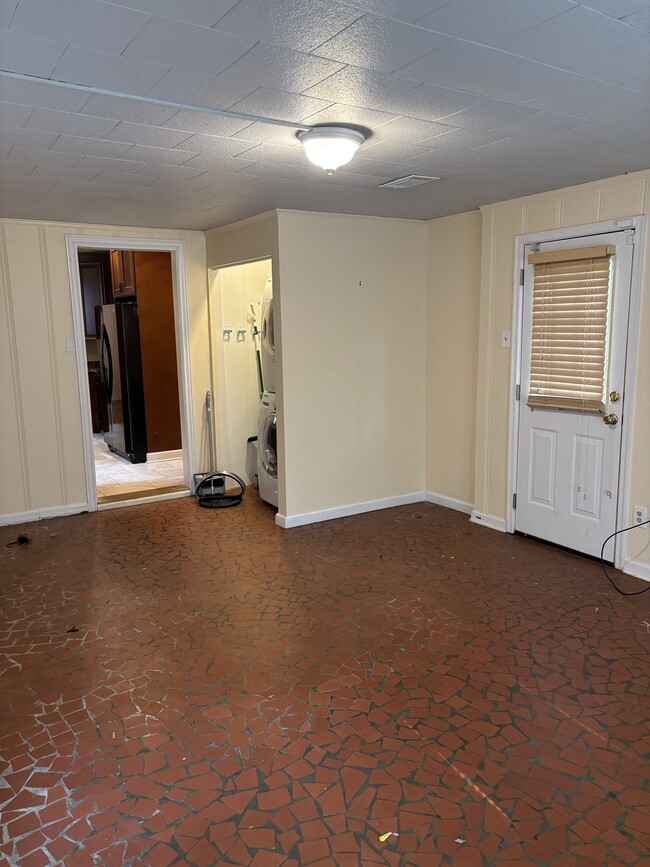 Building Photo - 534 S Reese St