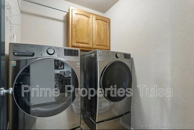 Building Photo - 13819 S 89th E Ave