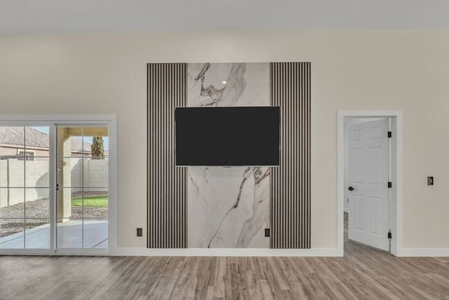 Building Photo - 3283 E Bonanza Rd