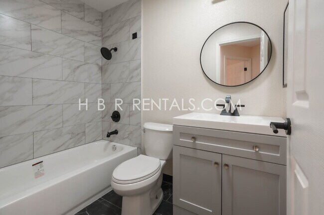 Building Photo - Single Story 3 bedroom home *SOLAR* *POOL*...