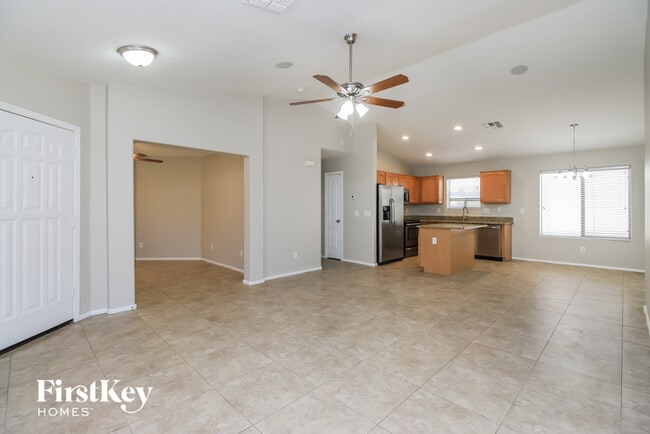 Building Photo - 4186 E Aragonite Ln