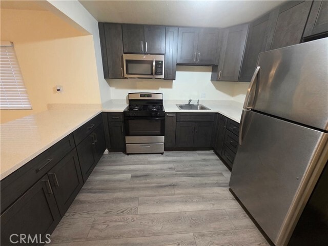 Building Photo - 533 E 9th St