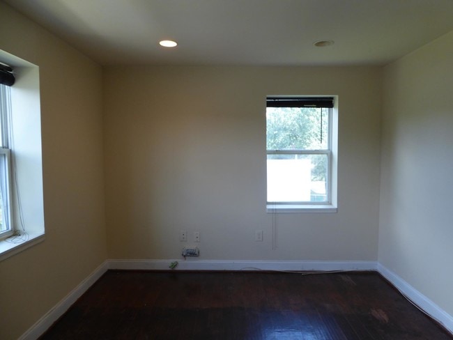 Building Photo - 5501 Foote St NE