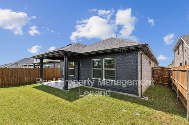 Building Photo - 606 Travine Dr