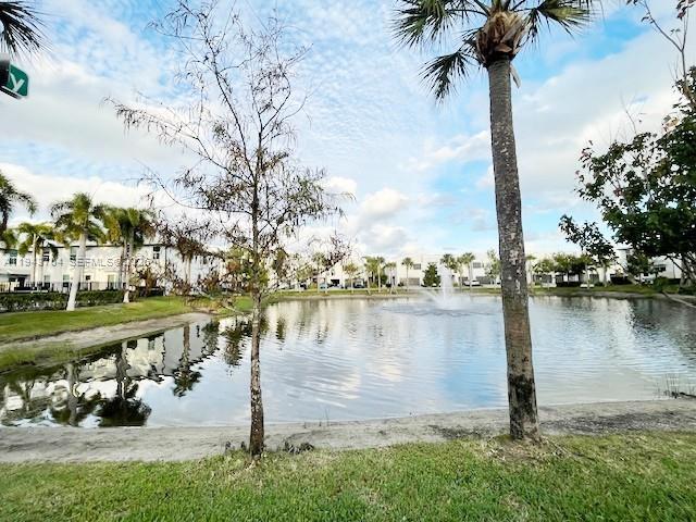 Building Photo - 3939 SE Mentmore Ln