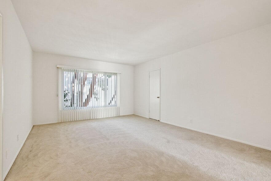 Building Photo - 1234 10th St