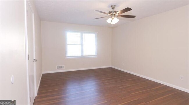 Building Photo - 1824 Idlewood Rd