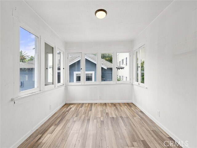 Building Photo - 757 N Loma Vista Dr