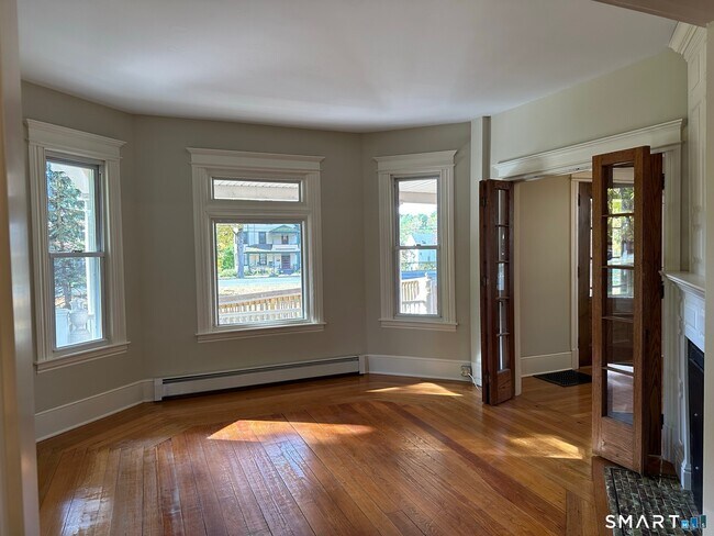 Building Photo - 380 N Main St