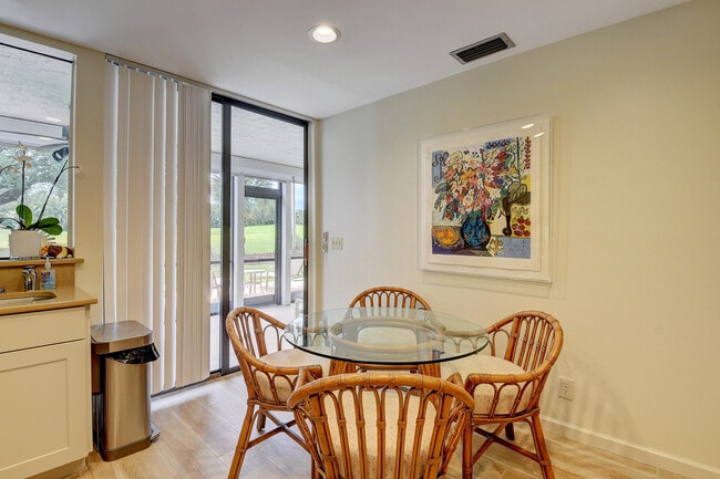 Building Photo - 19550 Sawgrass Dr