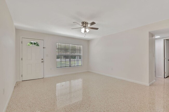 Building Photo - 4714 W Vasconia St