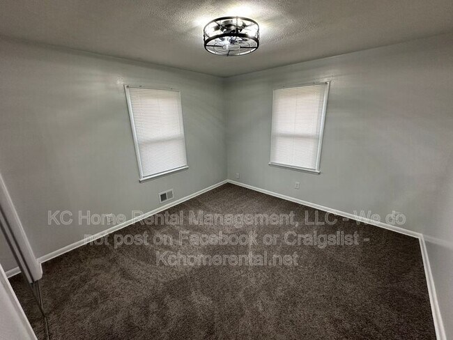 Building Photo - 5016 Norwood Ave