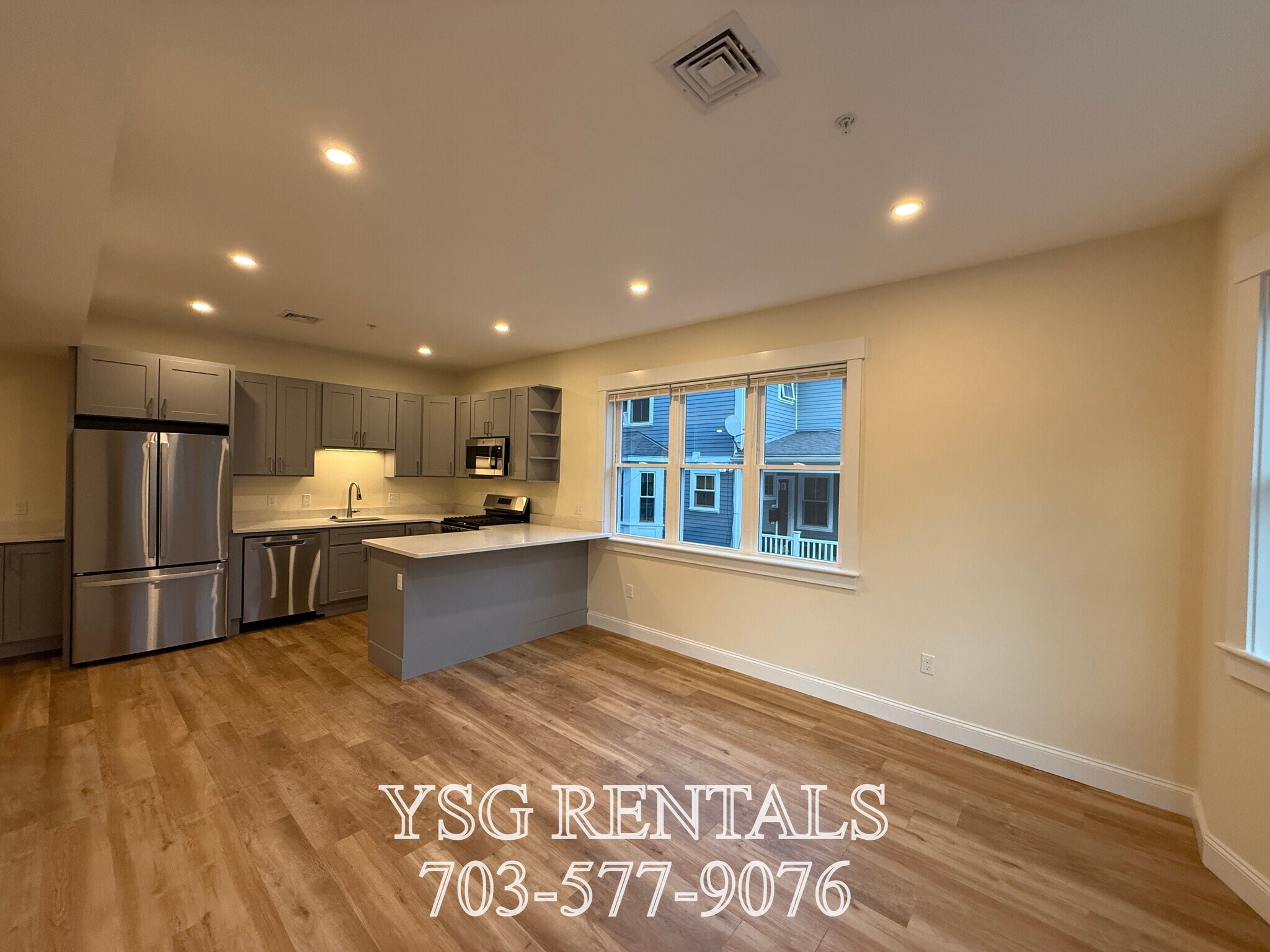 Building Photo - 14 Dorr St