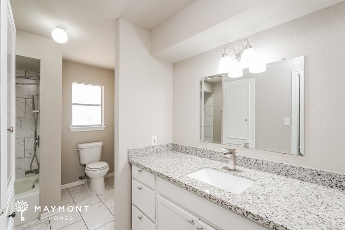 Building Photo - 10719 Idlebrook Dr