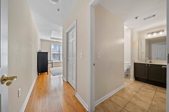Building Photo - 3334 Peachtree Rd NE