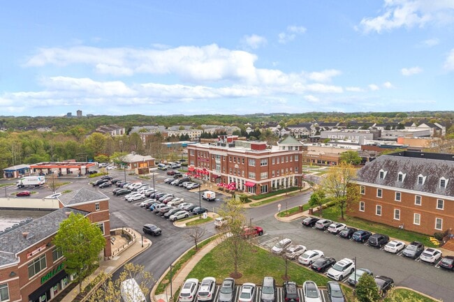 Building Photo - 631 Gatestone St