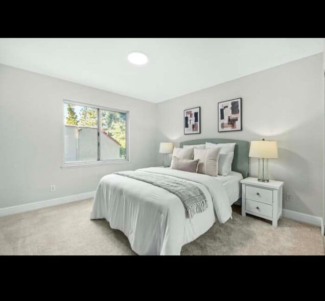 Building Photo - 310 Tradewinds Dr