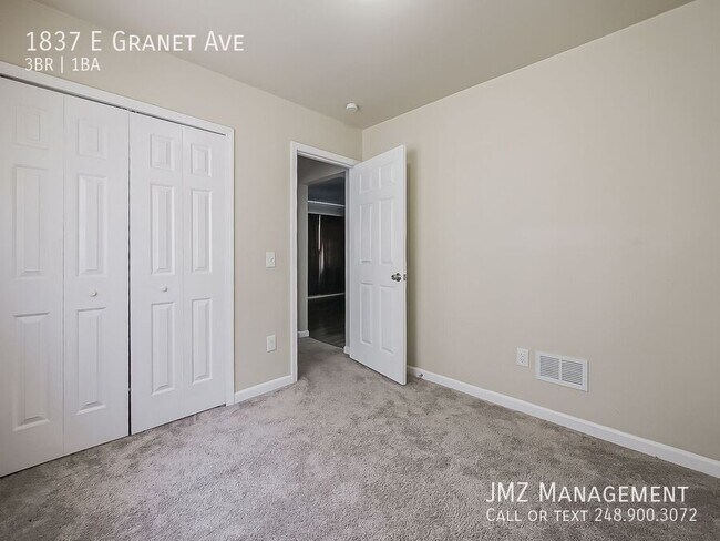 Building Photo - 1837 E Granet Ave