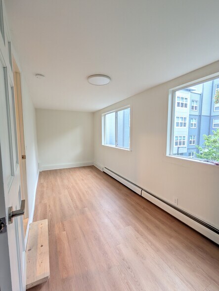 Building Photo - 656 Dorchester Ave