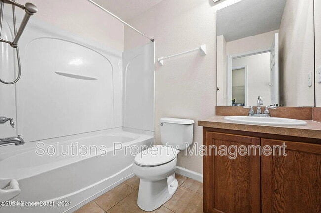 Building Photo - 1375 Lara Cir