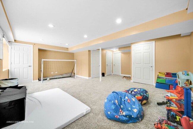 Building Photo - 369 Vaughn Cir