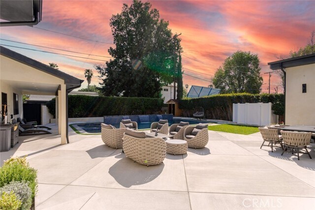 Building Photo - 7714 Lasaine Ave