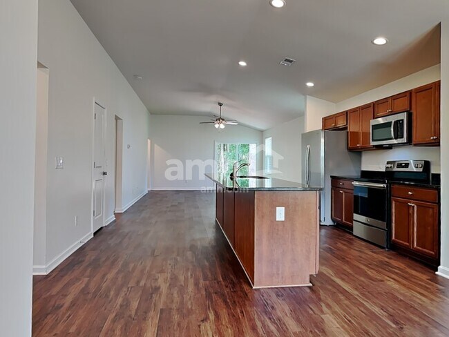 Building Photo - 43 Blackberry Cir