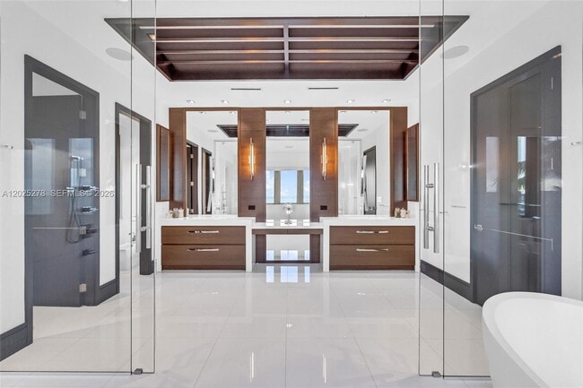 Building Photo - 760 S Mashta Dr
