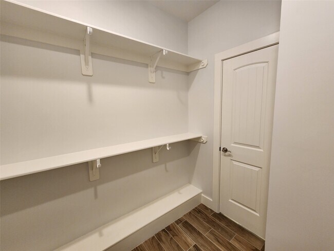 Building Photo - 25982 Lantern Ln