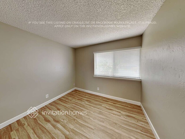 Building Photo - 5633 Vista Oak Way