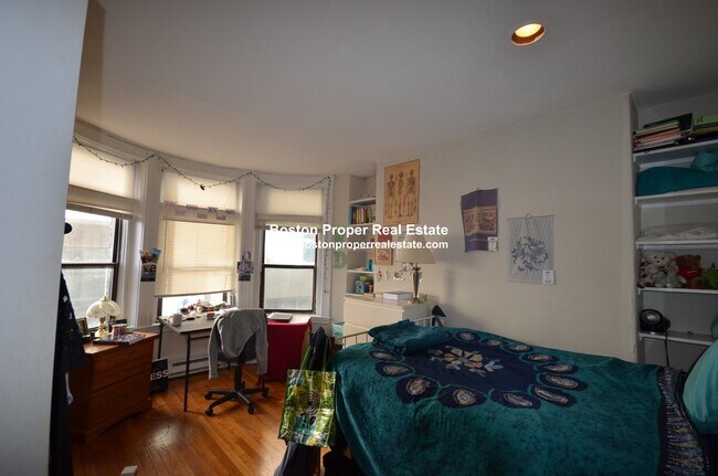 Building Photo - 45 Westland Ave