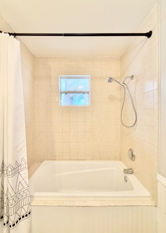 Building Photo - 909 W Fribley St