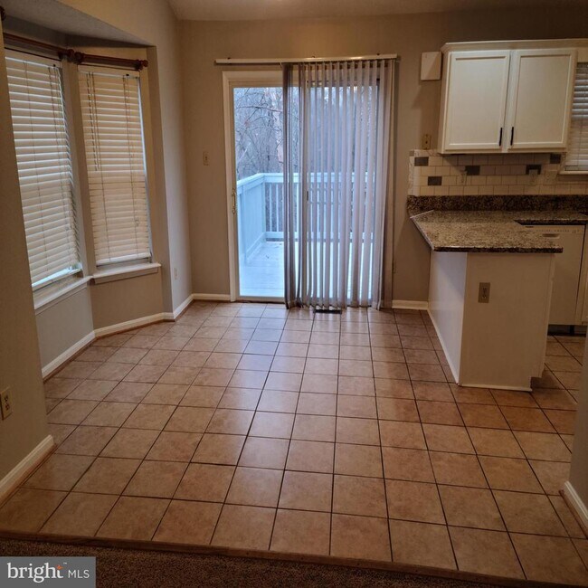 Building Photo - 135 Hill Valley Dr