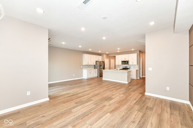 Building Photo - 3279 Haflinger Dr