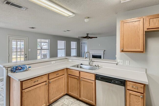 Building Photo - 1021 Bainbridge Ln