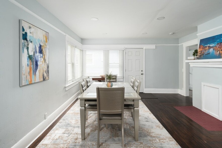 Building Photo - 2454 Union St