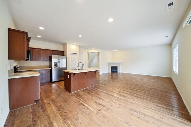 Building Photo - 3119 Harrier St NE