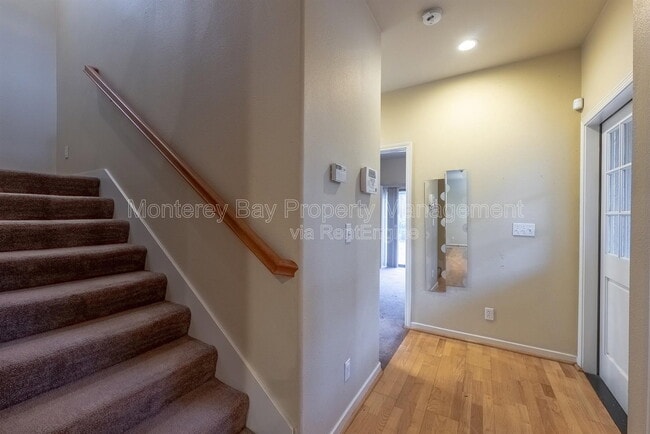 Building Photo - 594 Lopez Ave