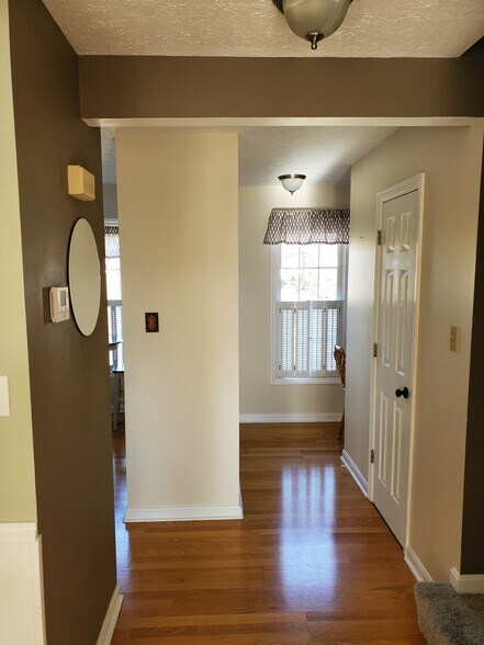 Hallway - 135 Westbrooke Ln