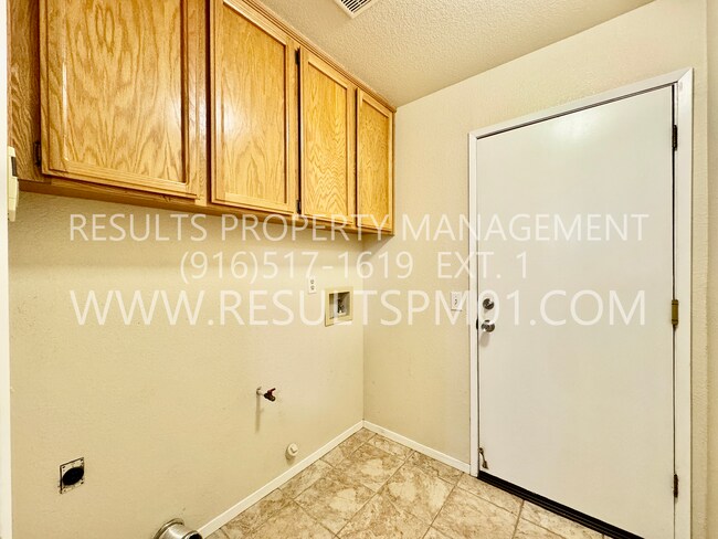Building Photo - Charming 3-Bedroom Home in Prime Location