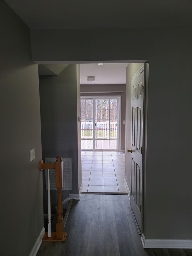 Building Photo - 3 Bedroom 2 1/2 bath Townhome for Rent in Waynesboro