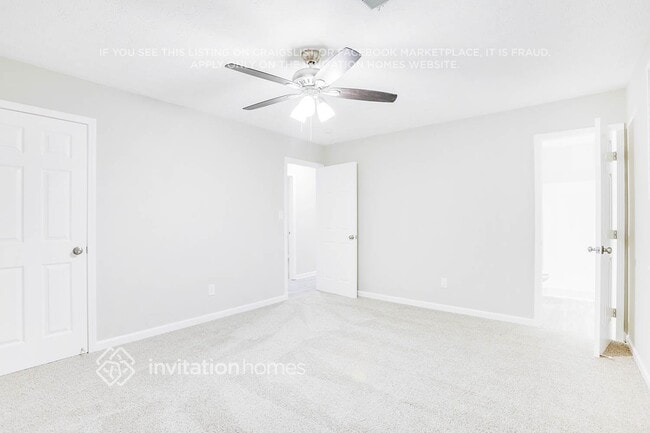 Building Photo - 3260 Redona Dr