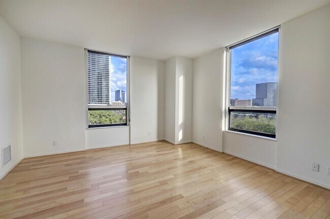 Building Photo - 5110 San Felipe St