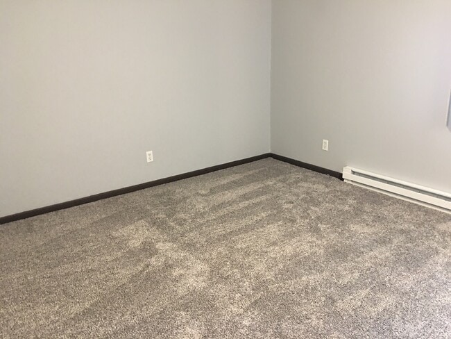 Building Photo - 350 N Birch St